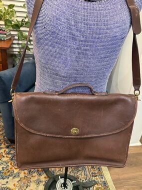 Vintage Coach Briefcase, dapper & gorgeous. Brown perfectly aged leather.